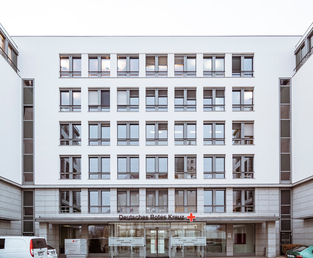 Das Gebäude, in dem der Landesverband des Deutschen Roten Kreuzes in Sachsen sitzt, ist zu sehen.